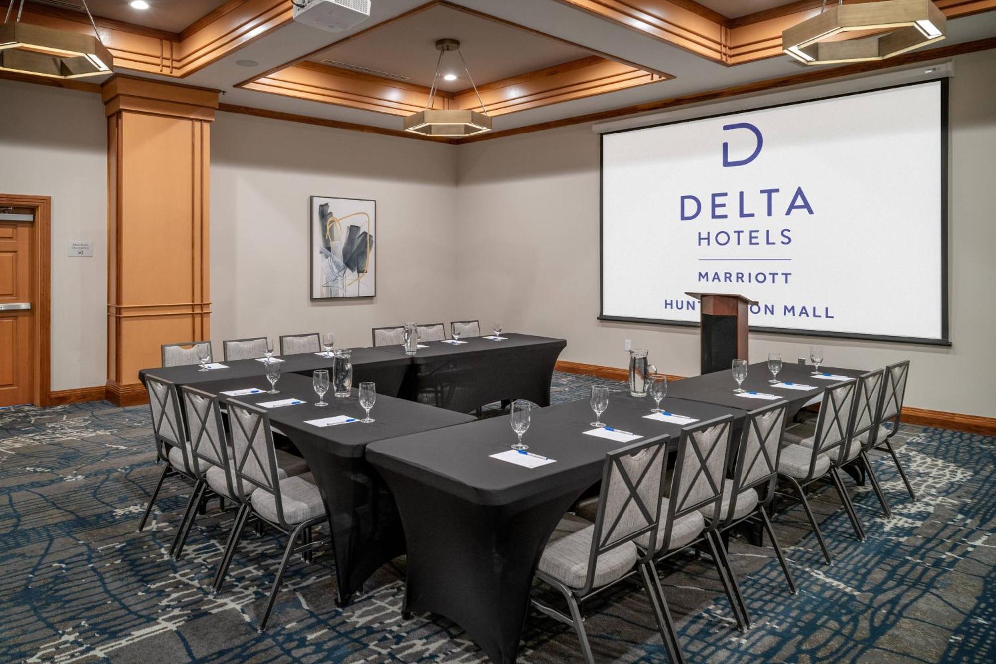 Delta Hotels by Marriott Huntington Mall Barboursville Exteriör bild