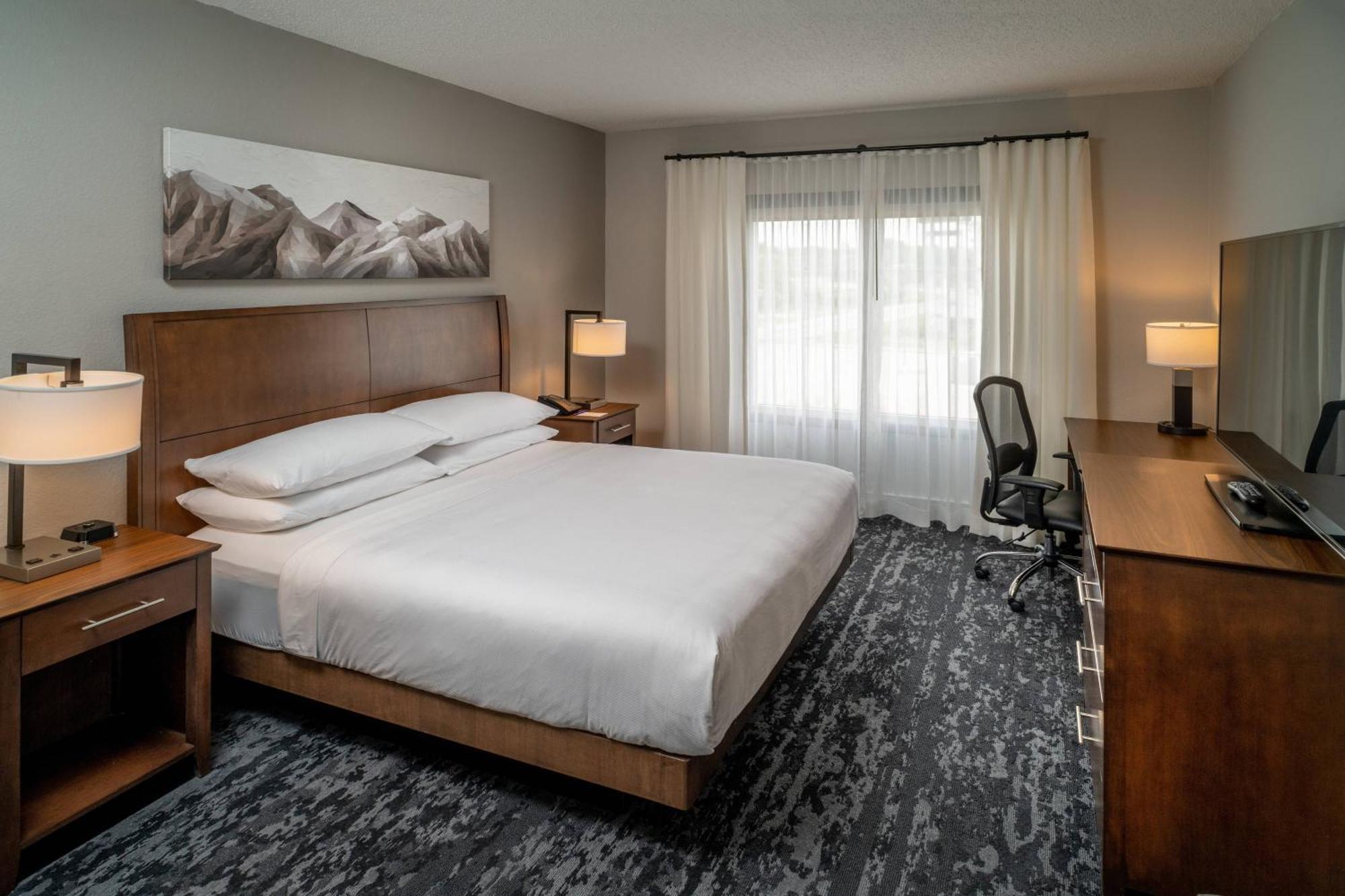 Delta Hotels by Marriott Huntington Mall Barboursville Exteriör bild