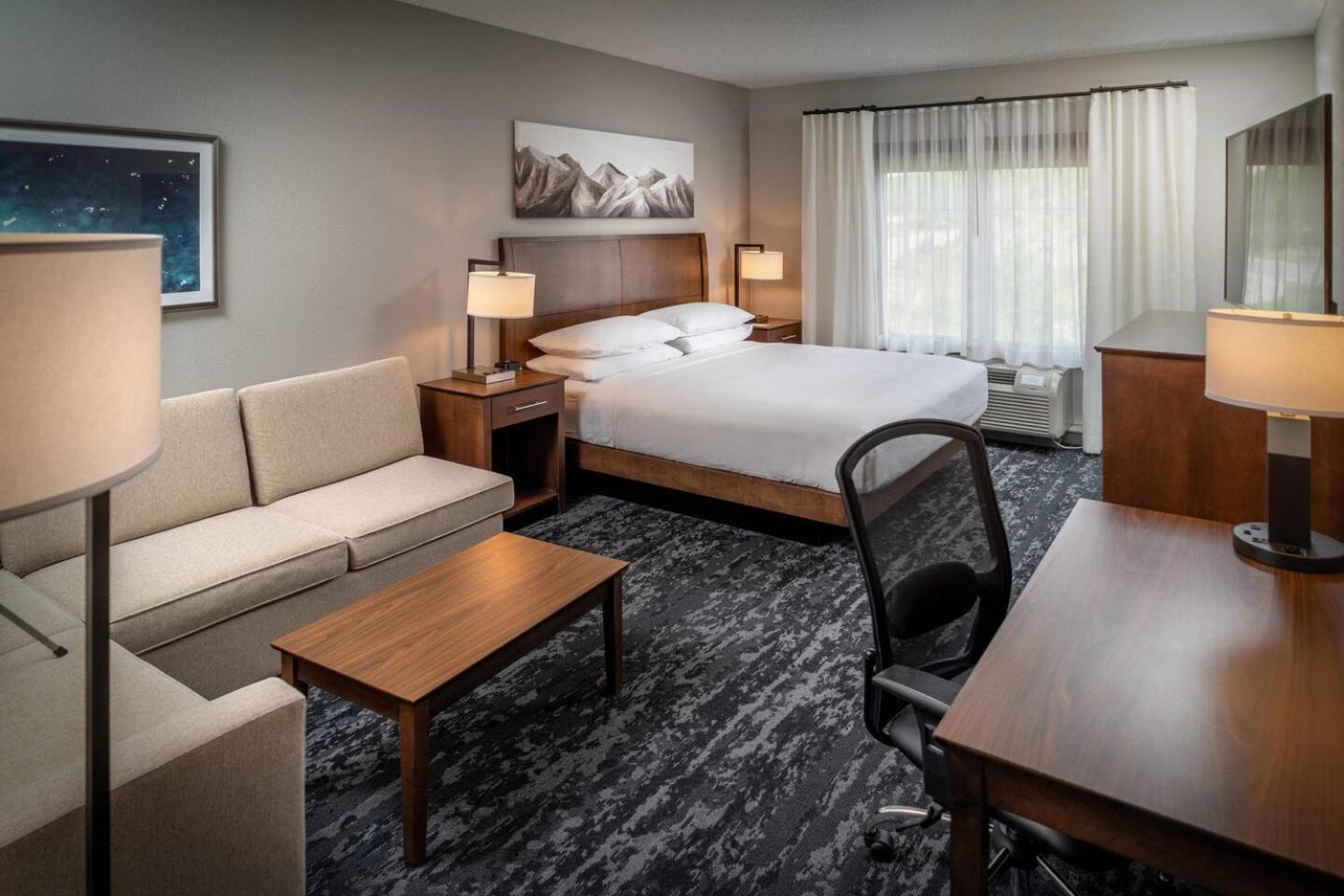 Delta Hotels by Marriott Huntington Mall Barboursville Exteriör bild