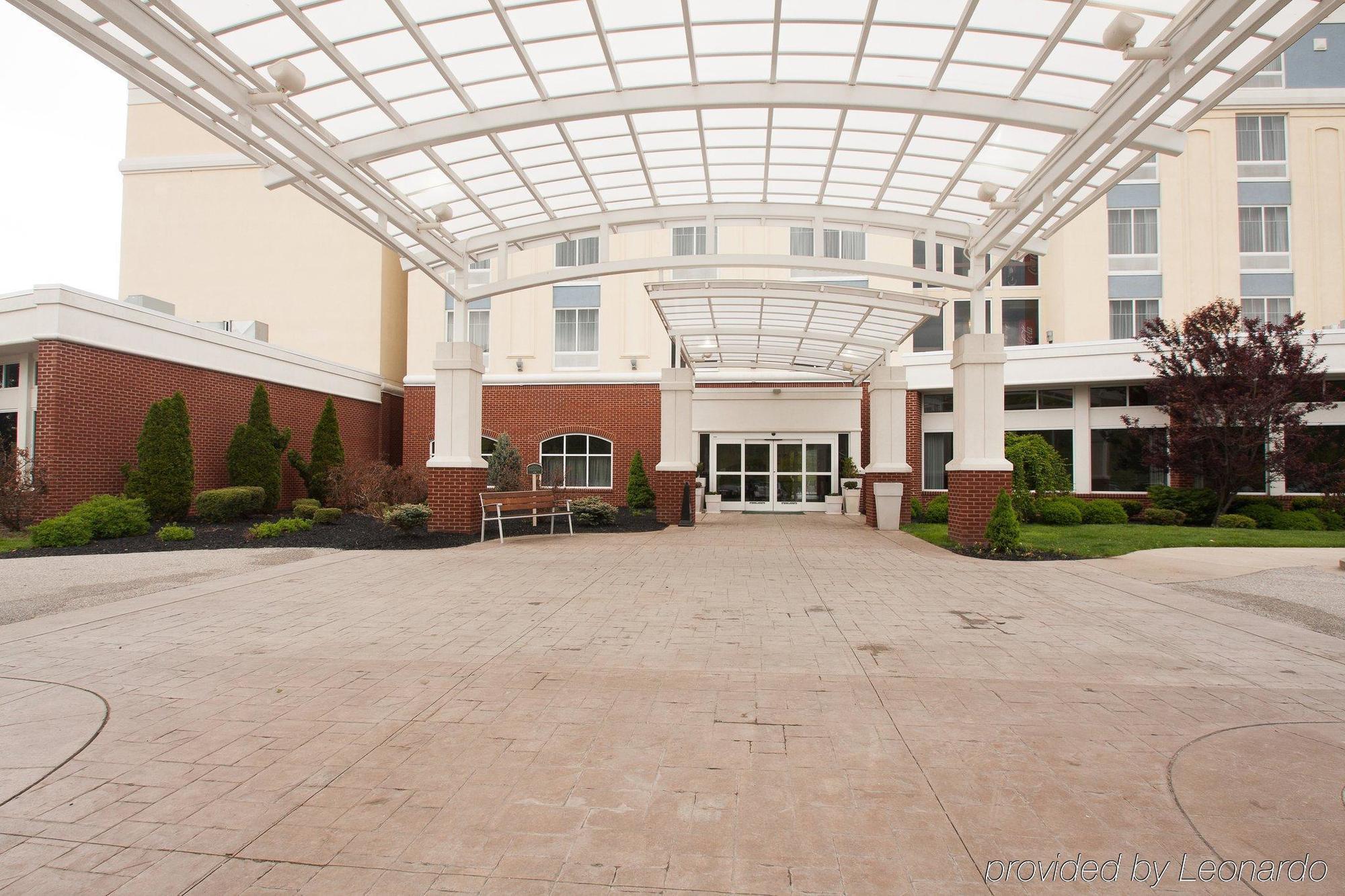 Delta Hotels by Marriott Huntington Mall Barboursville Exteriör bild