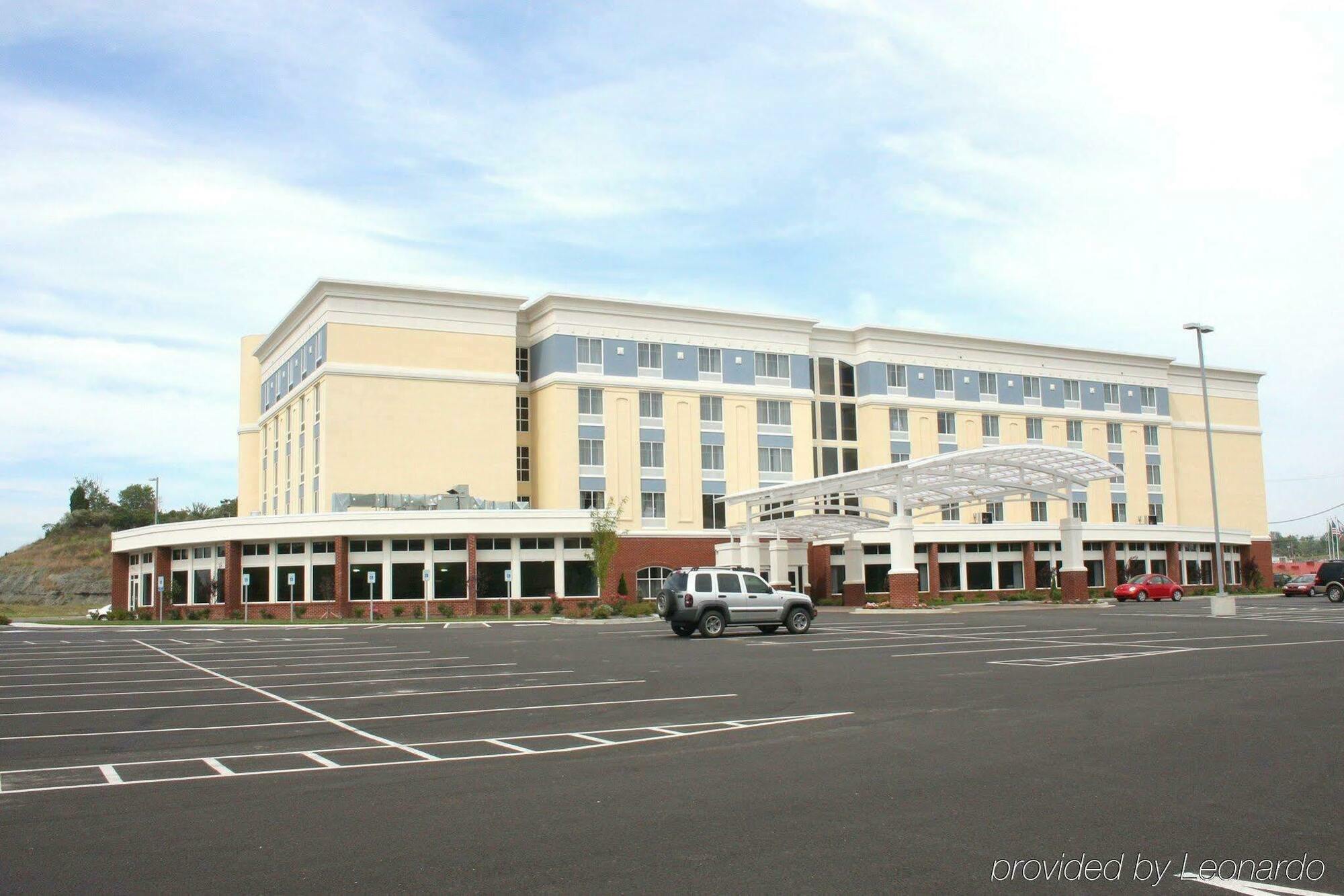 Delta Hotels by Marriott Huntington Mall Barboursville Exteriör bild